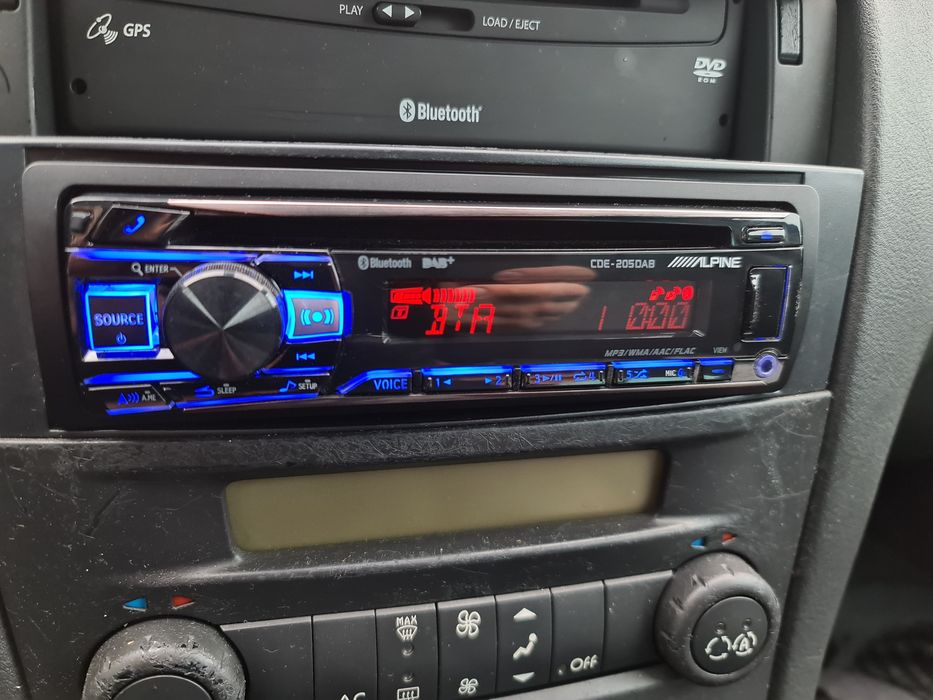 Radio ALPINE CDE 205 DAB+Bluetooth CD USB rgb