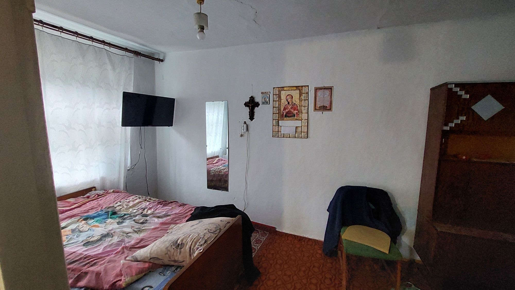 Продам будинок та участок 18 соток. Вул.Армійська,19. с.Серебрія.