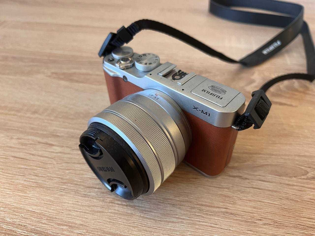 Sprzedam Fuji X-M1 z obiektywem Fuji XC 15-45mm f/3.5-5.6 OIS PZ OEM