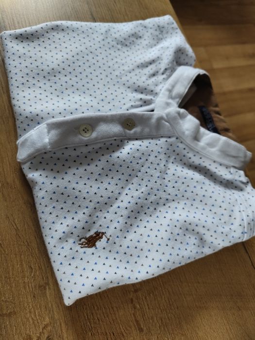 Sprzedam męski T-shirt.