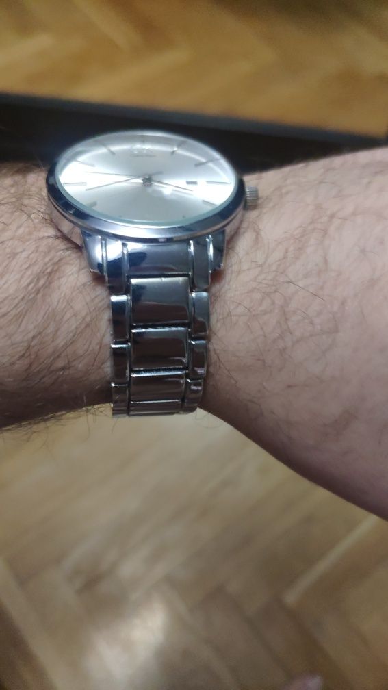 Продам наручные часы Calvin Clain. Состояние отличное. Диаметр 42 мм.