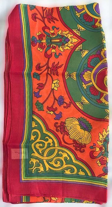 Echarpe de Pescoço Oriental, Nova