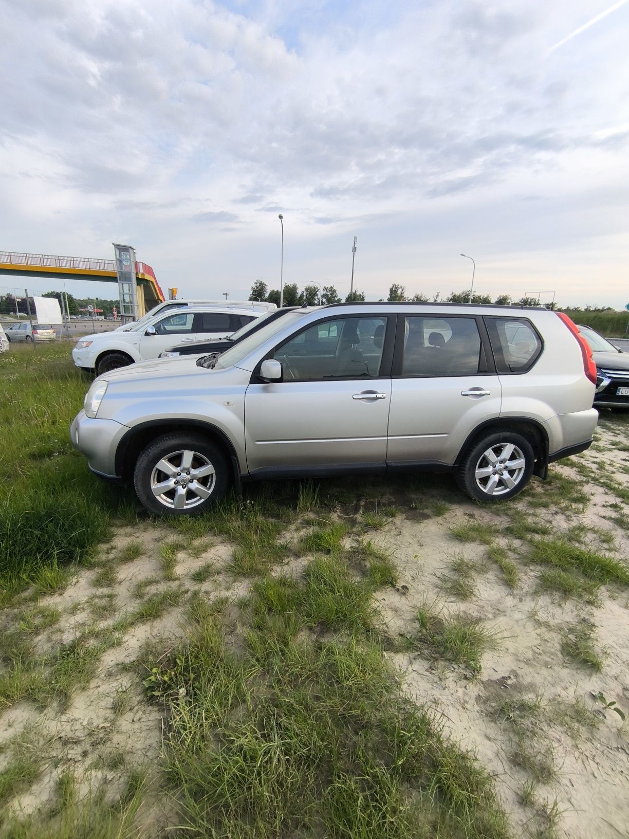Nissan X-trail, 2.0 дизель, 4*4  для військового