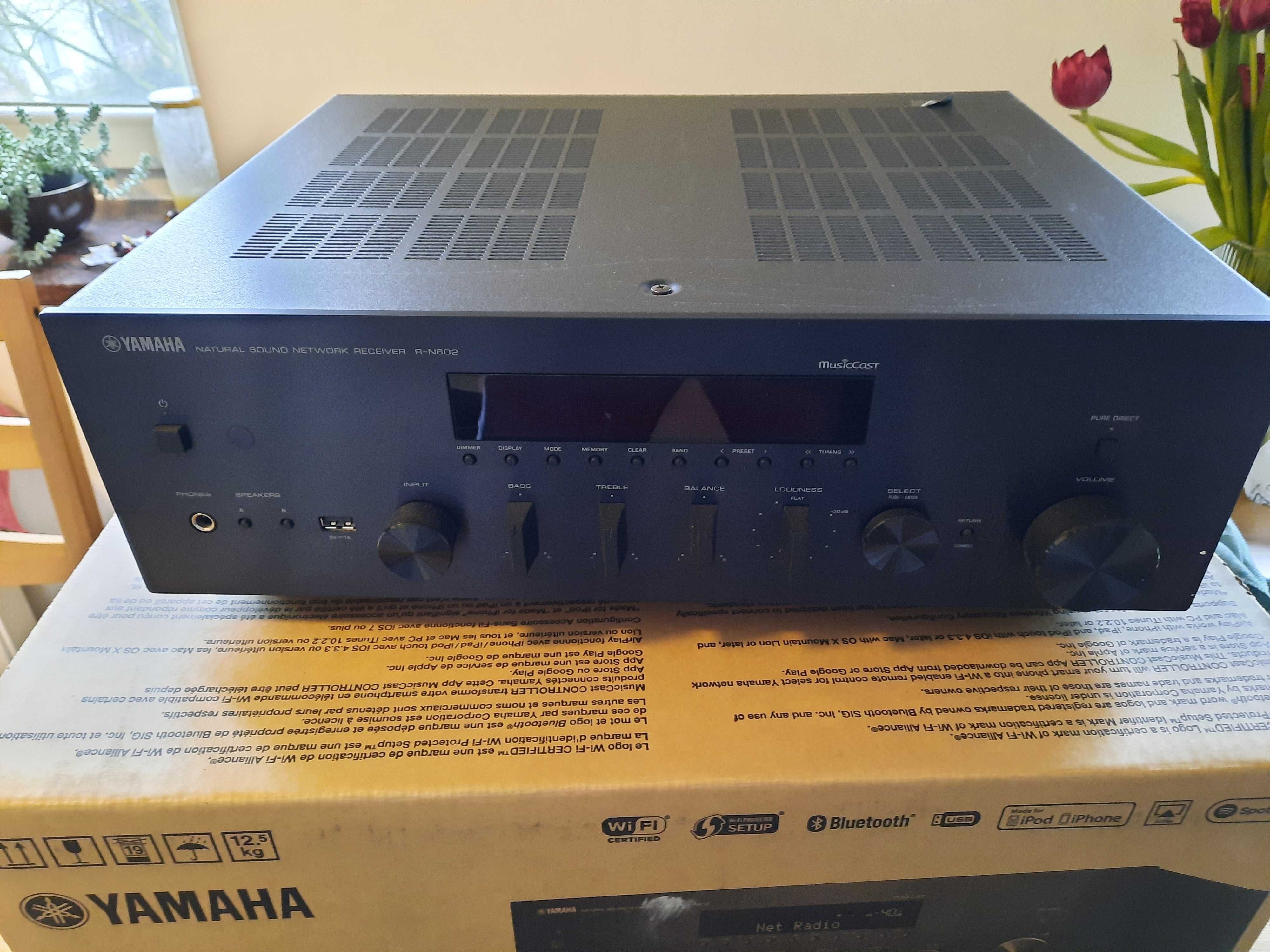 Amplituner Yamaha R-N602 Musiccast