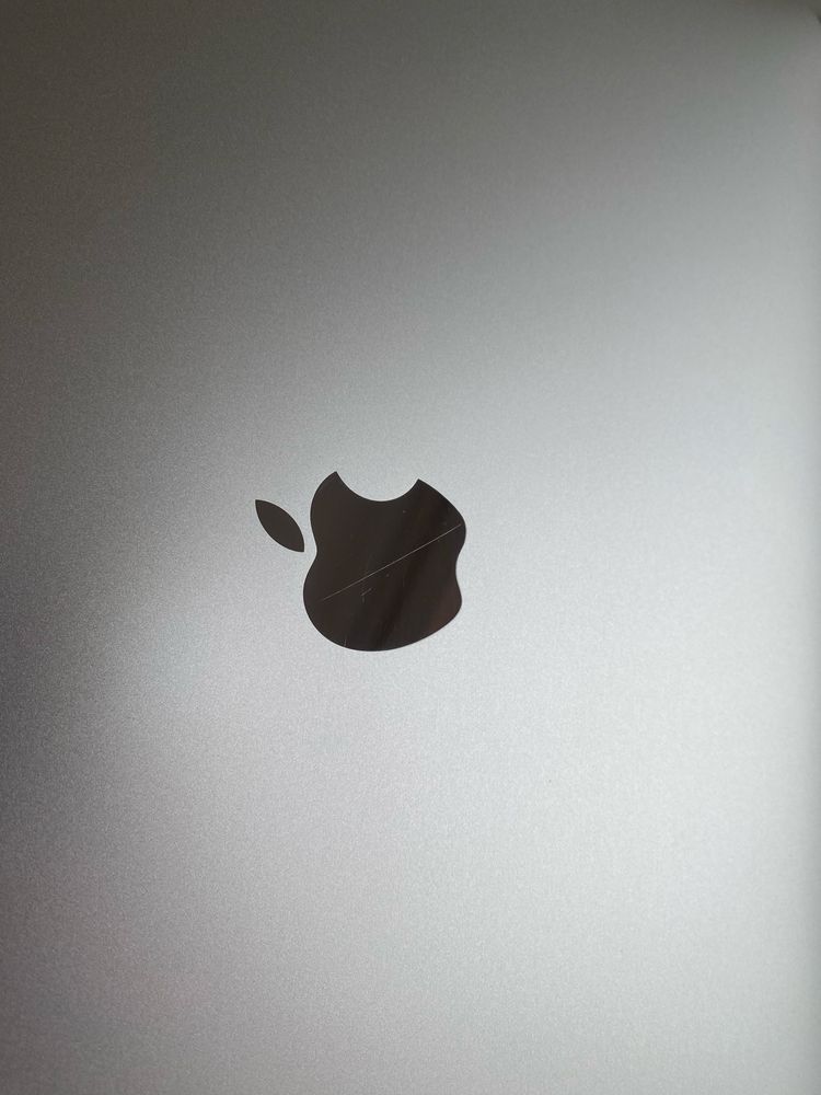Macbook Pro M2 2022 8gb