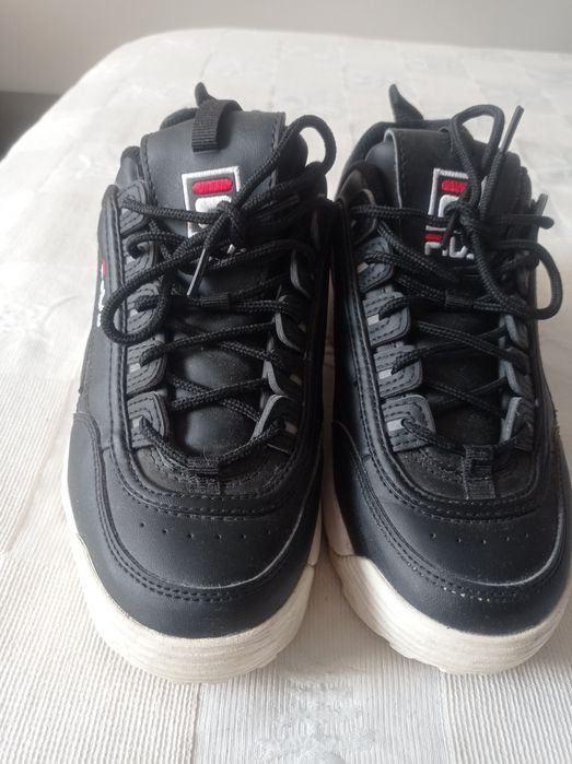 Кросівки фірми Fila