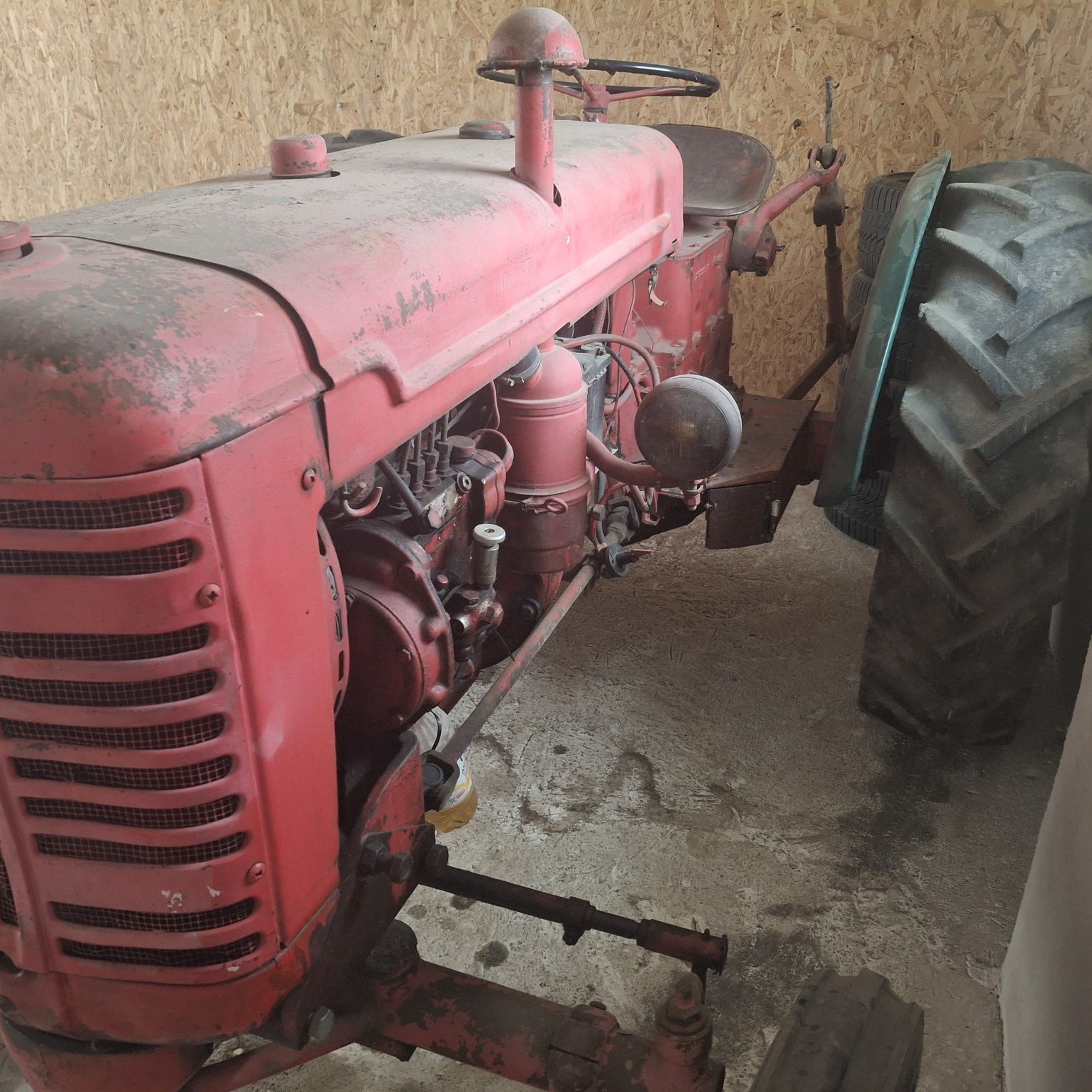 Ciągnik McCormick nie C360 .C 330 MF 255