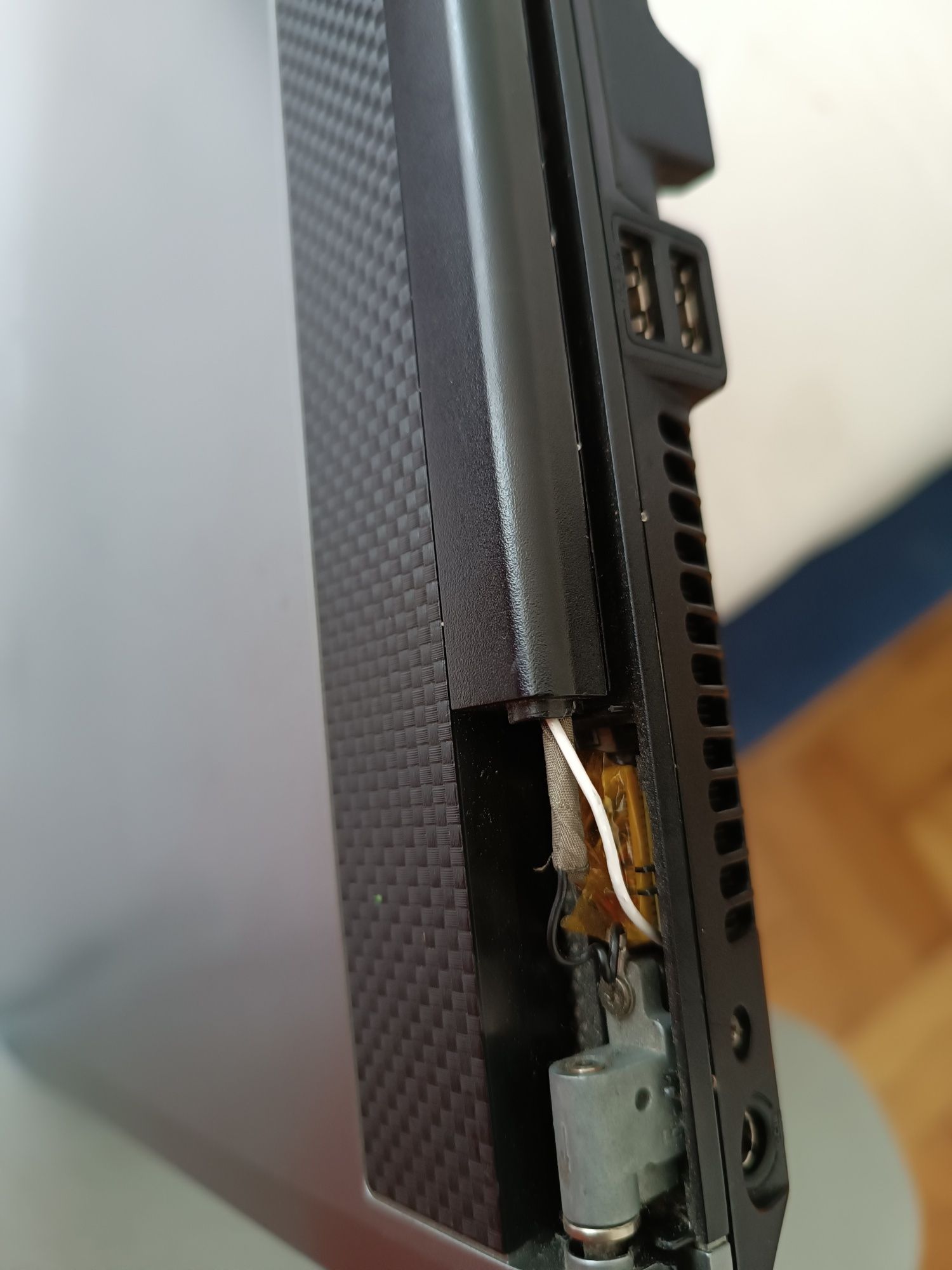 Laptop Asus uszkodzony