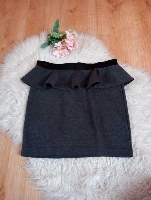 Materiałowa spódnica od marki Pimkie rozmiar S/M