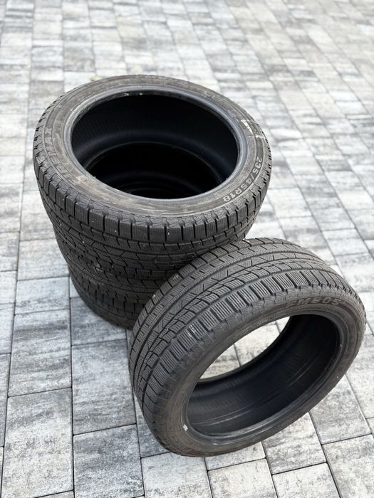Opony zimowe FIREMAX 235/45 R18 - komplet (4szt)