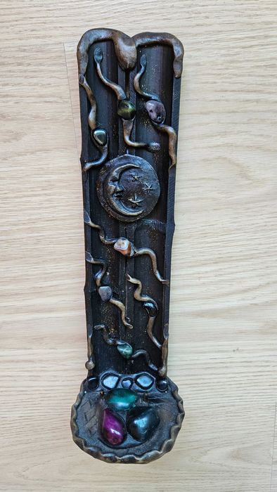 Queimador de incenso gótico novo