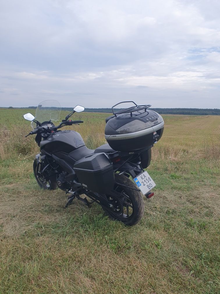 Мотоцикл Bajaj Diminar 400