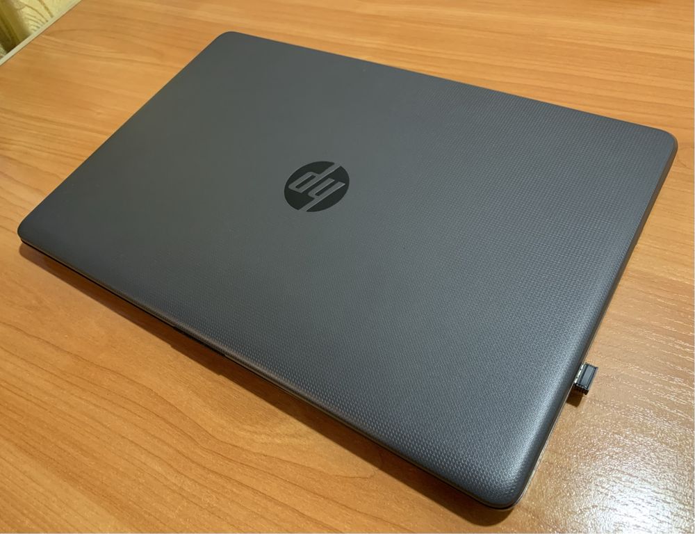 Ноутбук hp250 g6