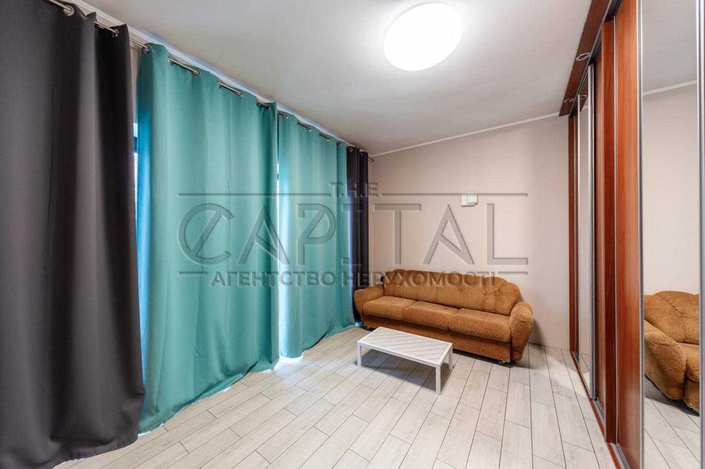 Продаж Дуплекс, Солом'янський район, пл. Шевченка, 180 м2