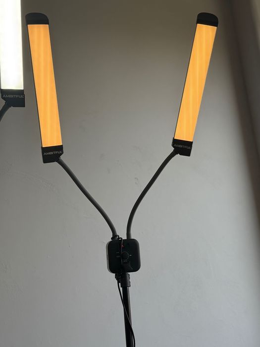 Conjunto 2 Lâmpadas de Led Ambitiful AL -20 & Apoio de Braço