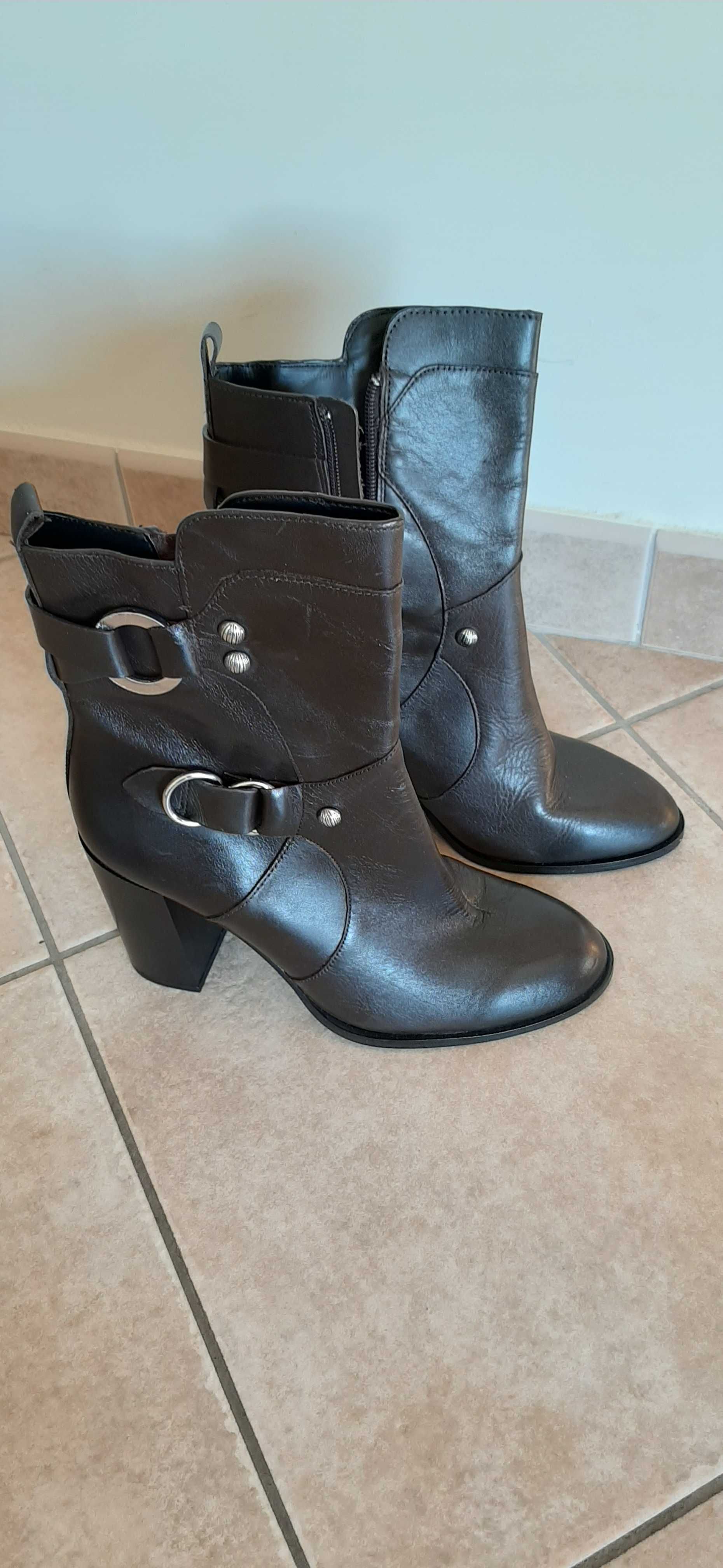 Botas de senhora - ZARA - Novas