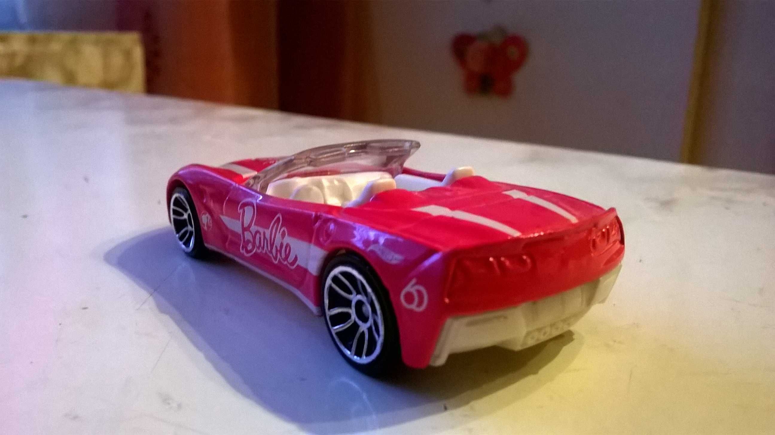 ’14 Corvette Stingray Barbie (seria 2019); skala 1:72; Hot Wheels