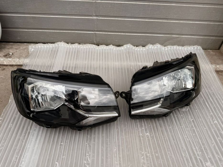 Фара права на VW Transporter T6 2015-2020