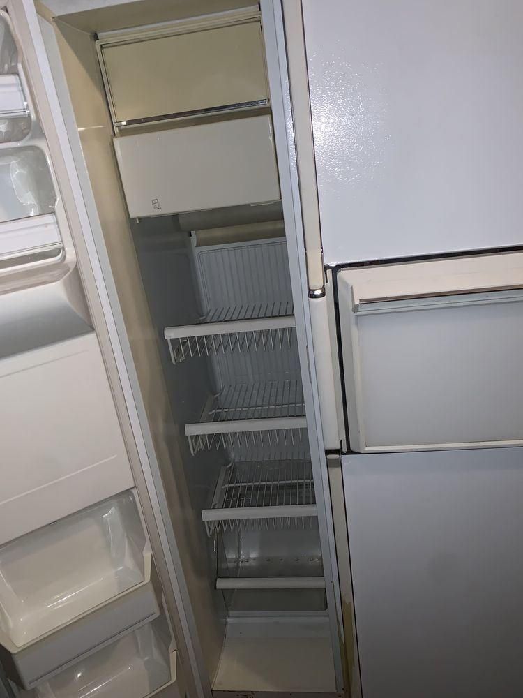 Холодильник General Electric Side by Side