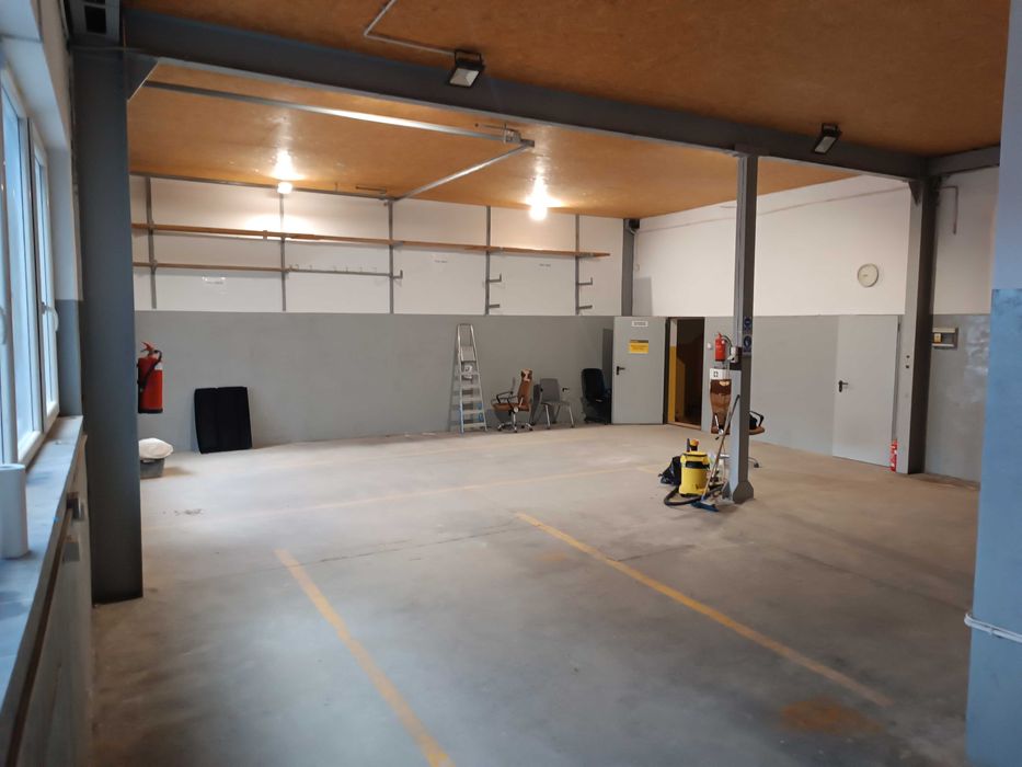 Magazyn warsztat stolarnia hala