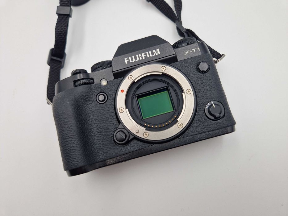 WYPRZEDAŻ Aparat Fujifilm X-T1 32GB - tylko 12 tys. zdjęć