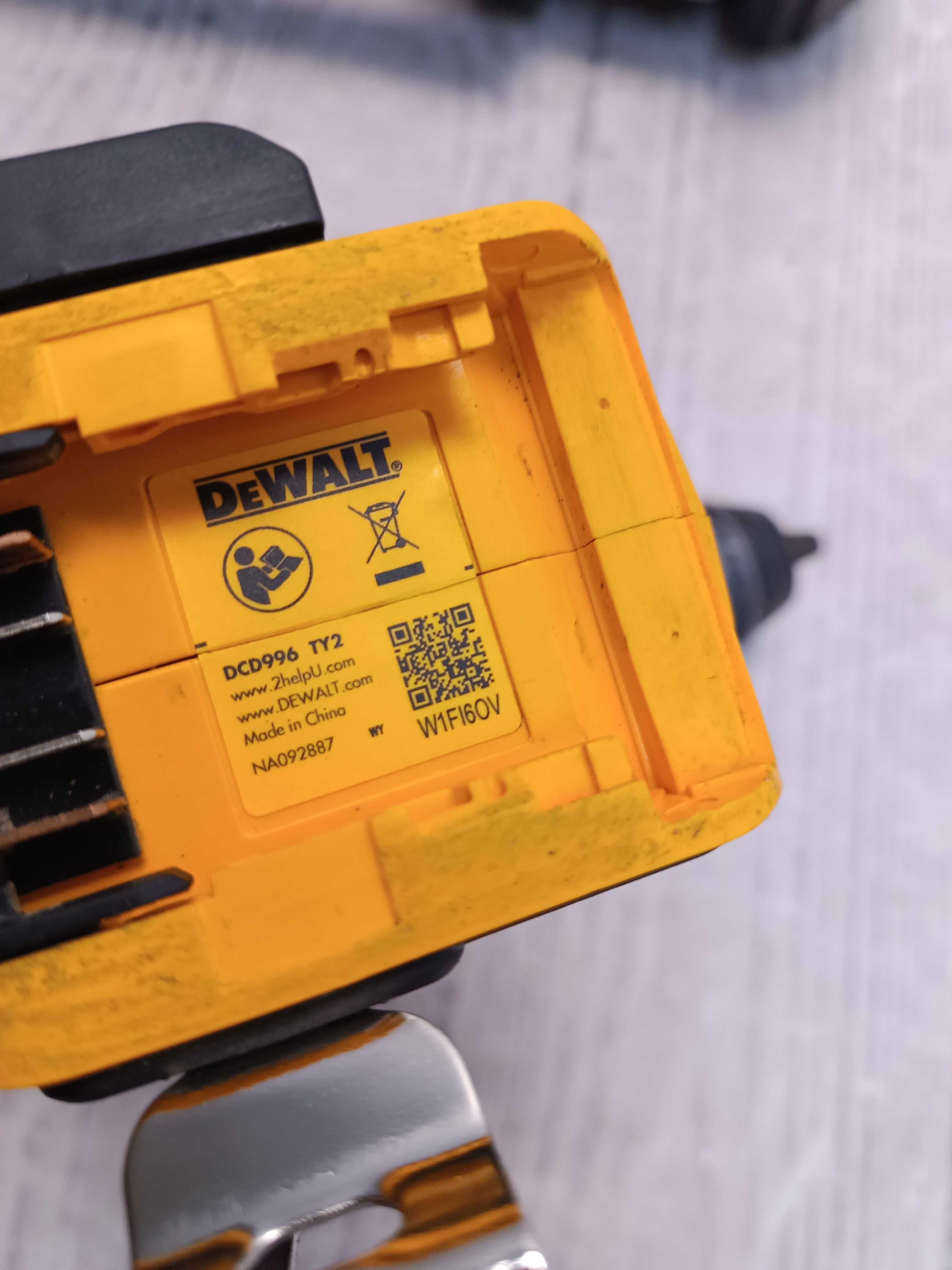 DeWalt DCD996NT-XJ Ударний акумуляторний дриль-шурупокрут 18 В + кейс
