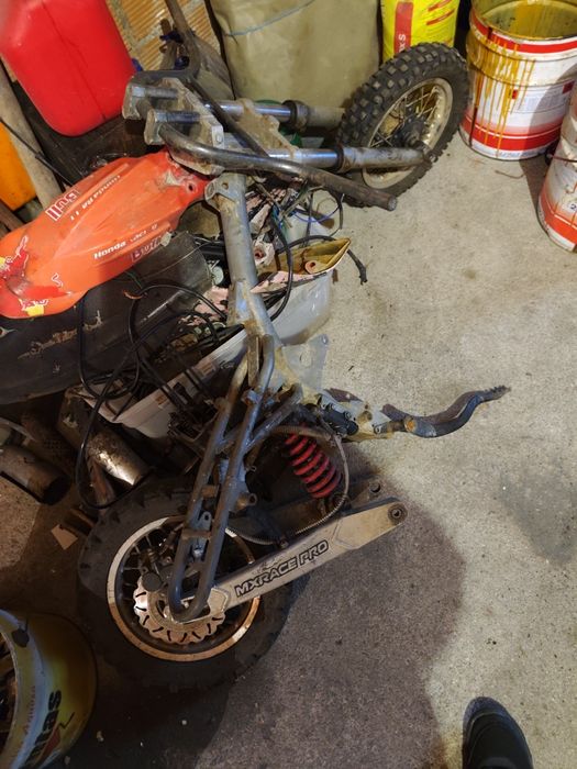 Pit bike para peças ou para alguém reparar
