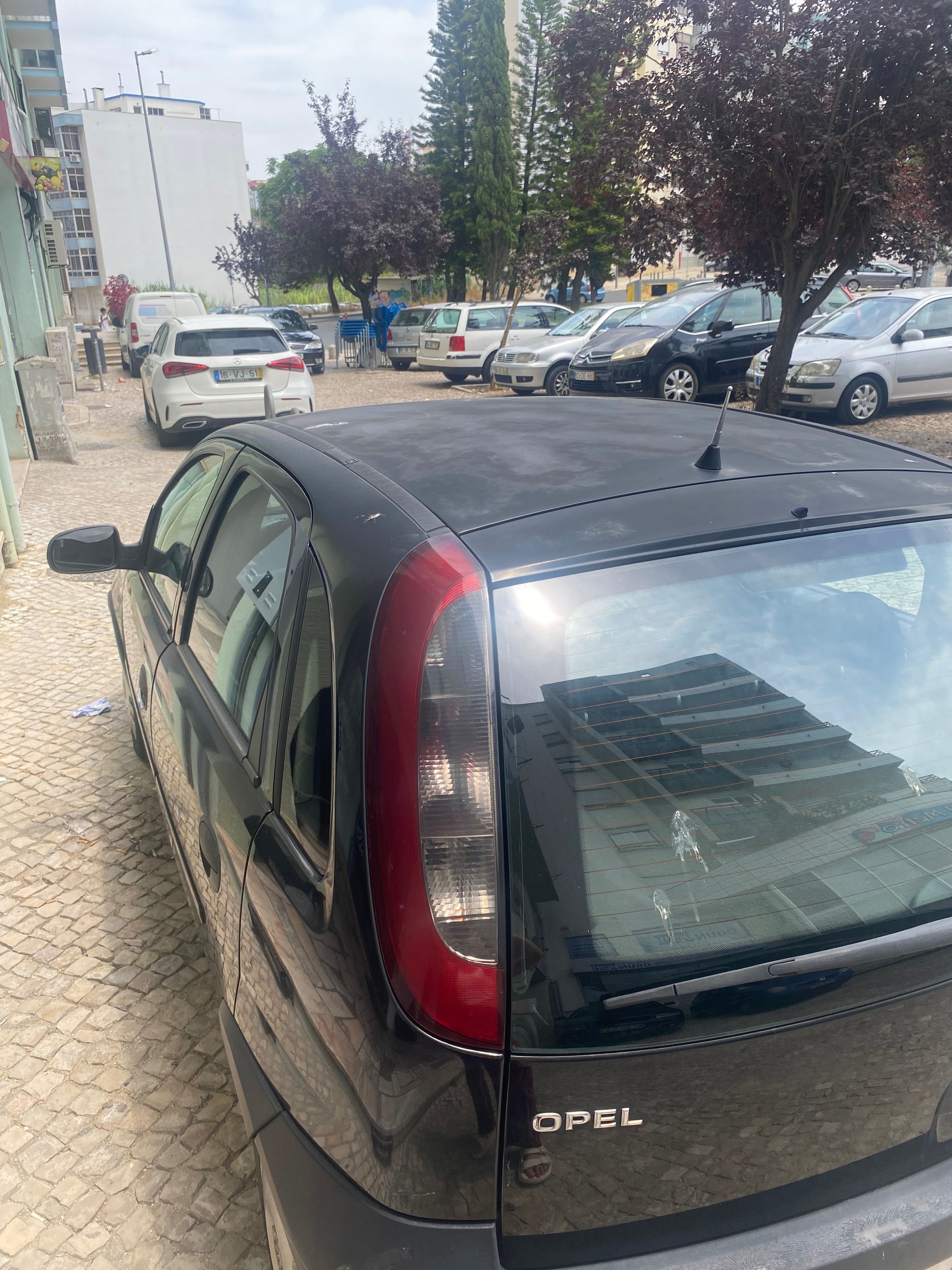 Opel corsa C 1.0 - 143.000km
