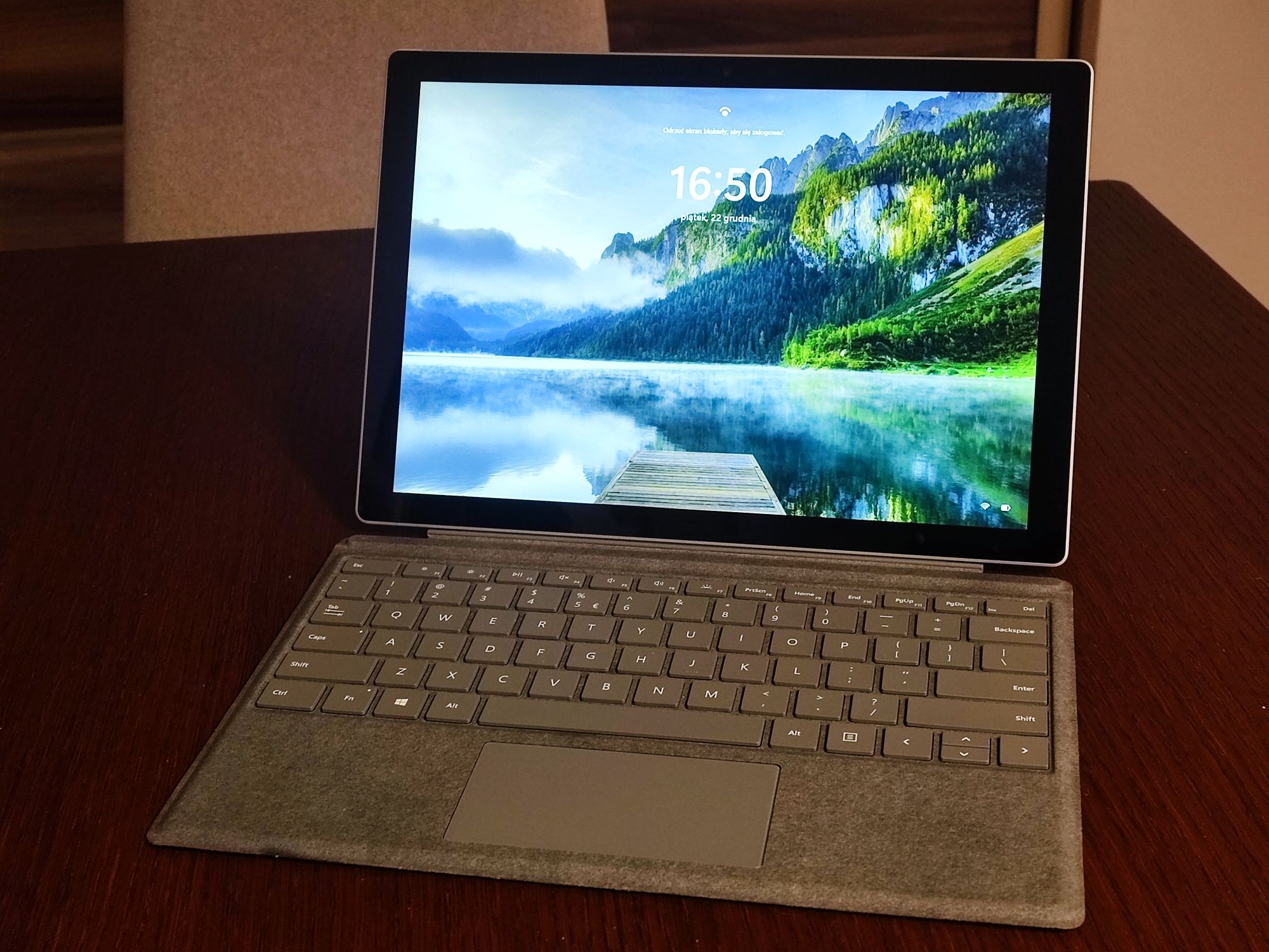 Microsoft Surface Pro 7 tablet laptop 2w1 klawiatura Surface Pen rysik