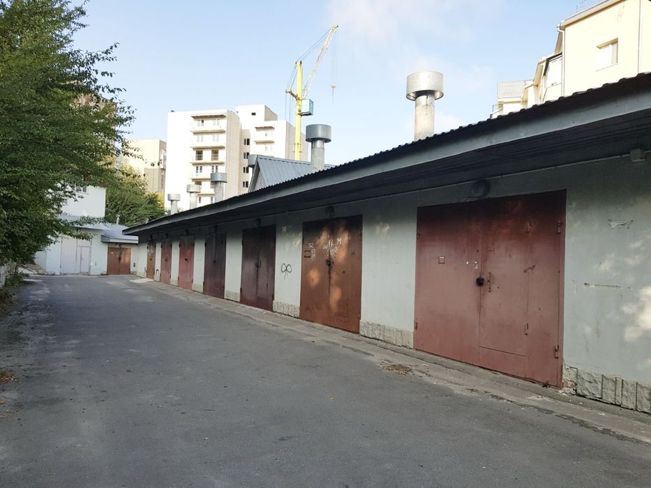 Продається гараж на Дружбі