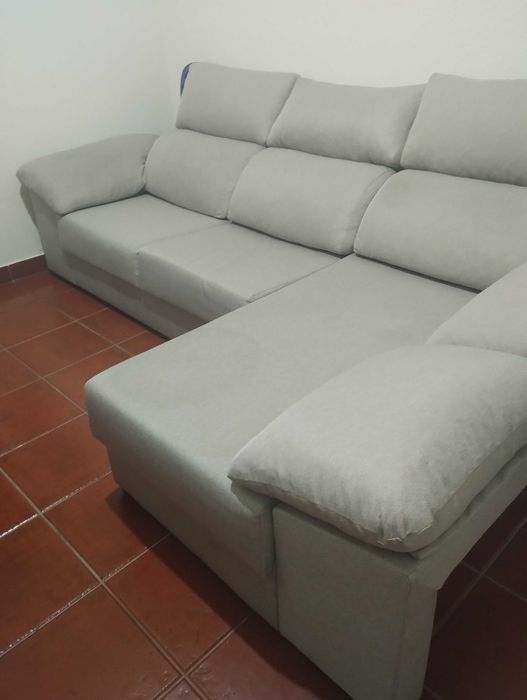 Sofá chaise longa.