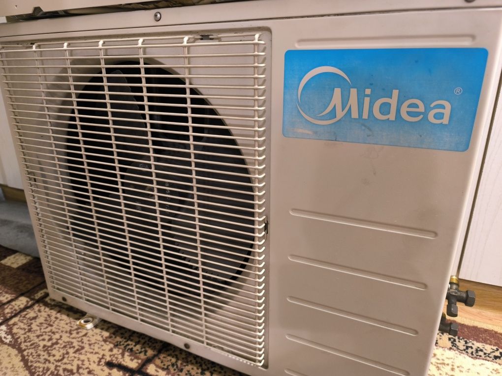 Кондиционер Midea