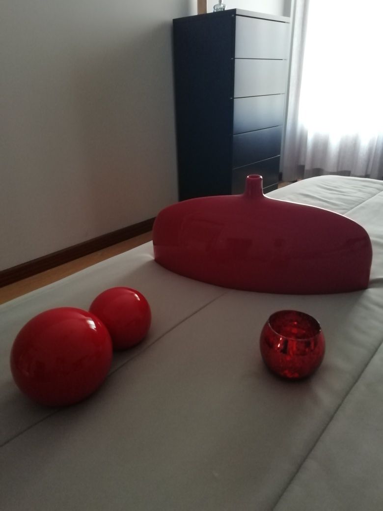 Decoração diversa em vermelho