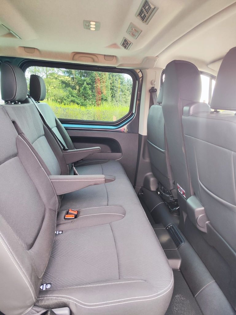 Ford Custom 9 osobowy automat  Long,Renault Trafic 2.0 long manual.