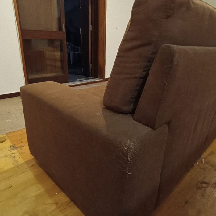 Sofá 2 lugares castanho