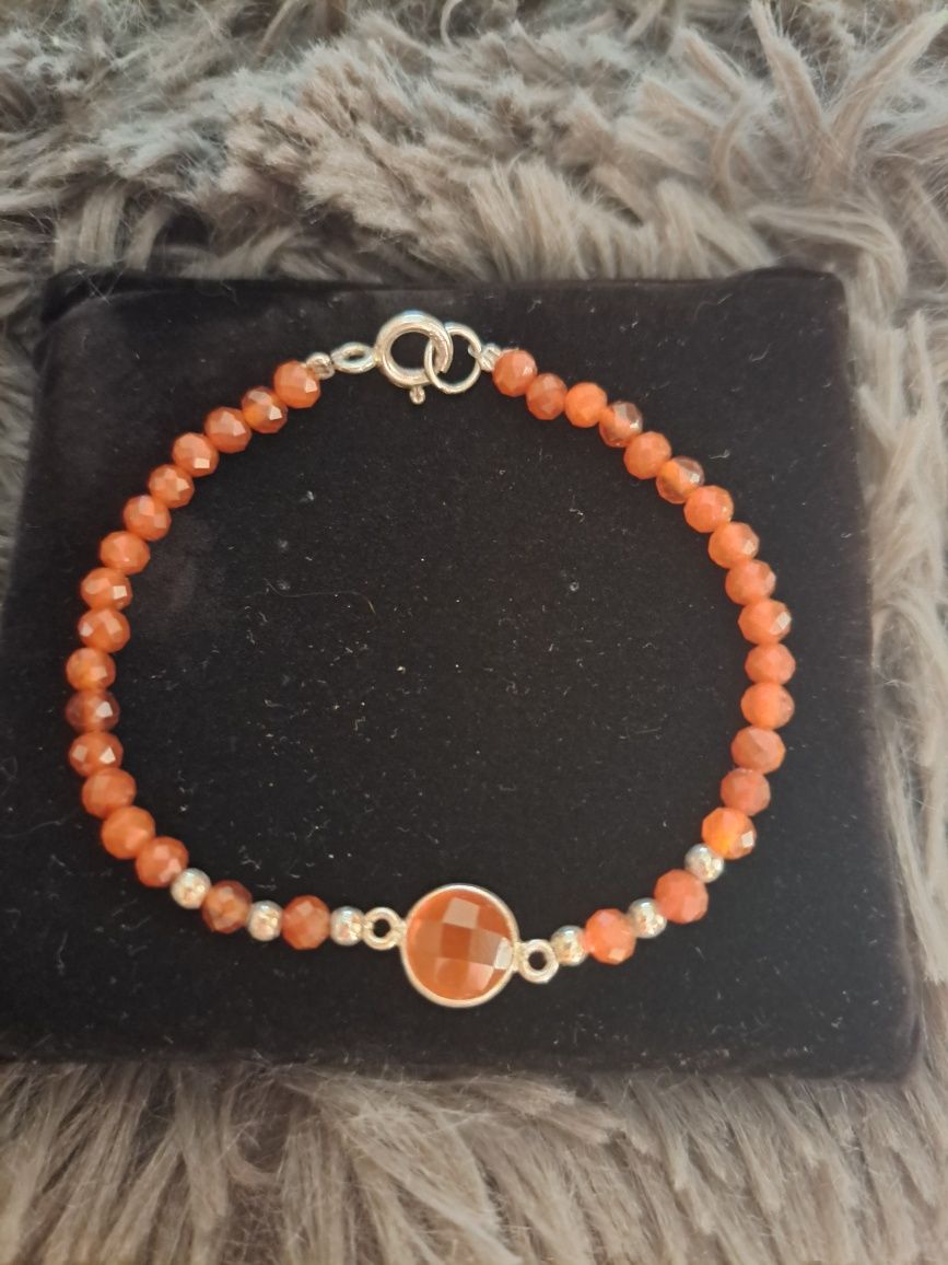 Pulseira em prata com pedras cornalinas