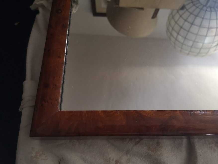 Espelho com moldura madeira acabamento raiz de nogueira