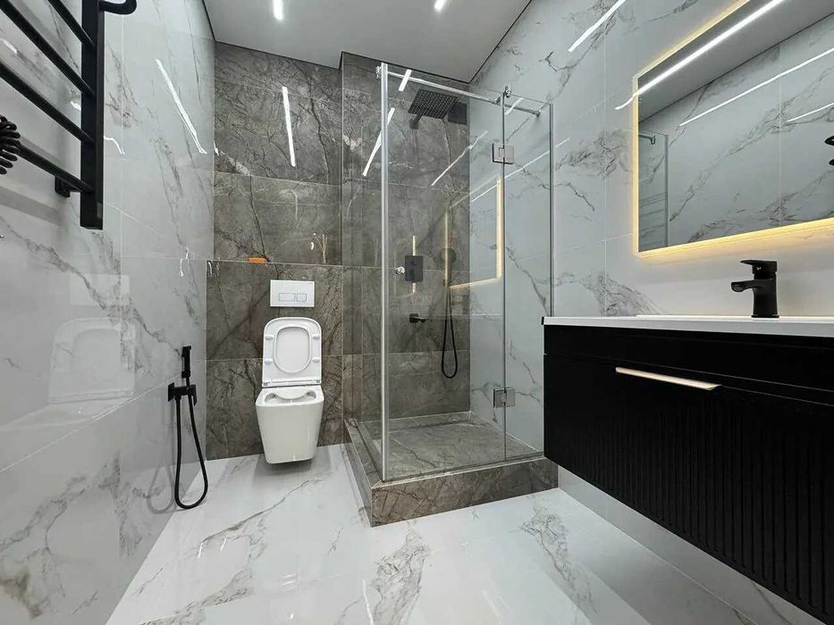Центр міста, продам 2 кім з ремонтом, і/о опалення, Main House!