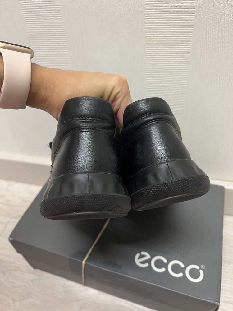 Шкіряні кросівки Ecco з Goretex , 34 р.