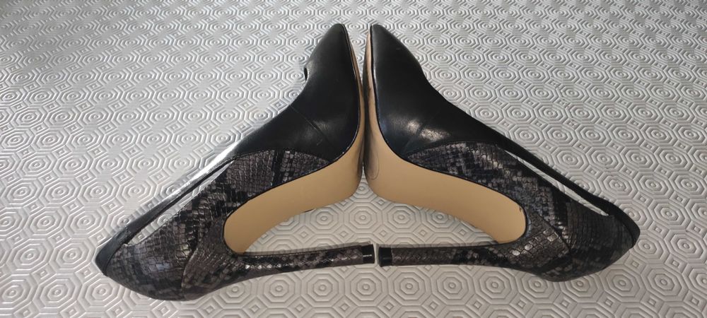 Sapato Sra. em pele da Zara N°37