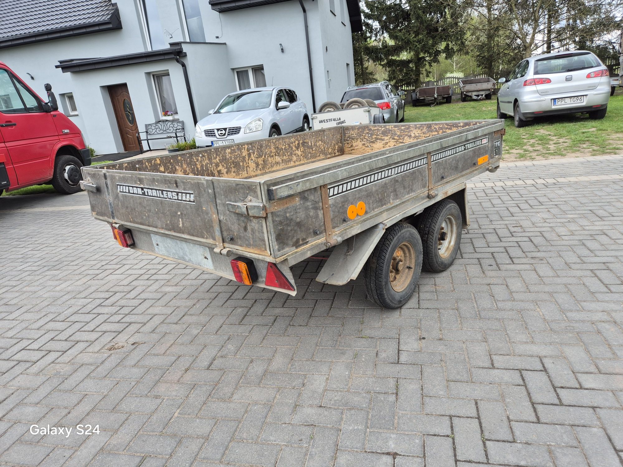 Przyczepka samochodowa platforma 2.6x1.5