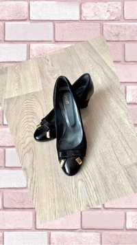 Жіночі туфлі мокасини лофери 37 і 38 розміри листай