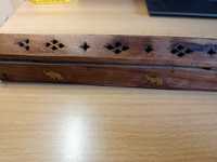 Drewniane pudełko - podstawka na kadzidełka