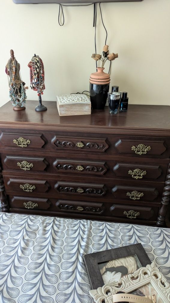 Mobília de quarto séc.17 vendo separado também Negociável
