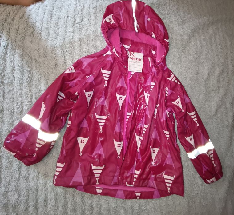 Продам осінню куртку Reima