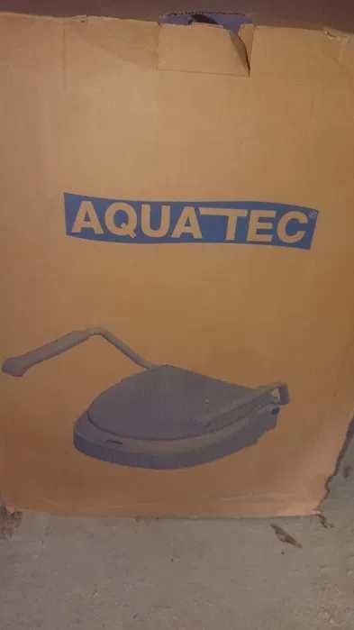Підвищене сидіння для унітазу з поручнями Aquatec 900