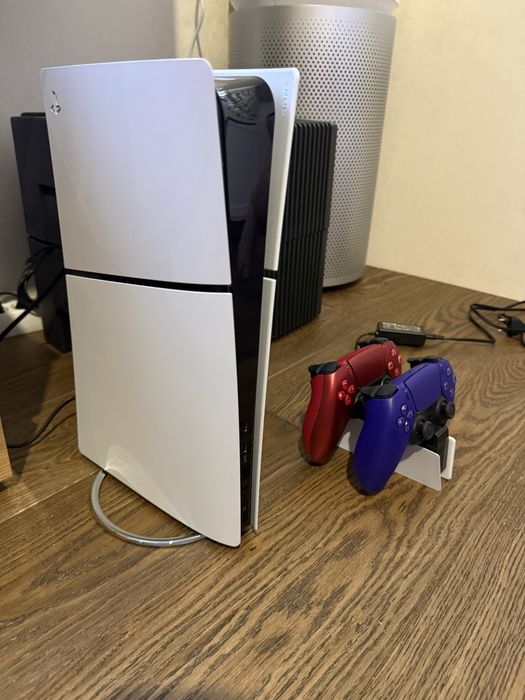 Ps 5 slim 3TB 2 gamepad