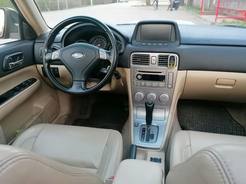 Бортовой компютер екран монитор Subaru Forester SG 2008 левый руль