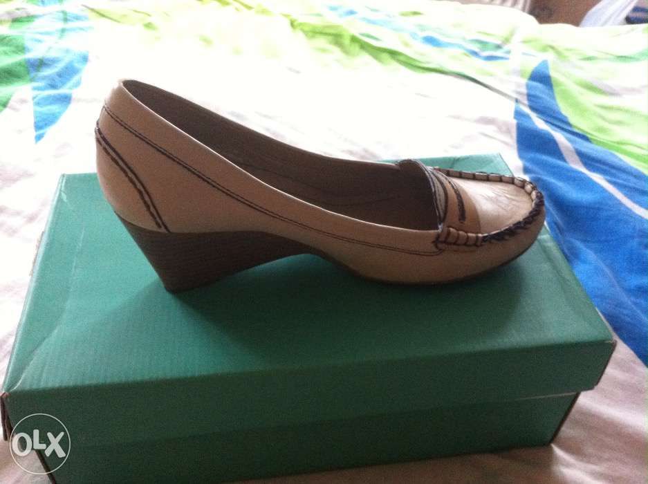 Продам новые кожаные туфли