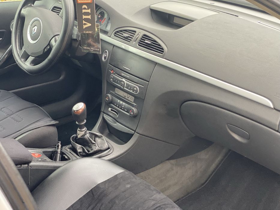 Piekna laguna rok 2006 zadbana bogata wersja bez korozji polecam